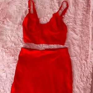 Crop top/skirt 2-piece outfit